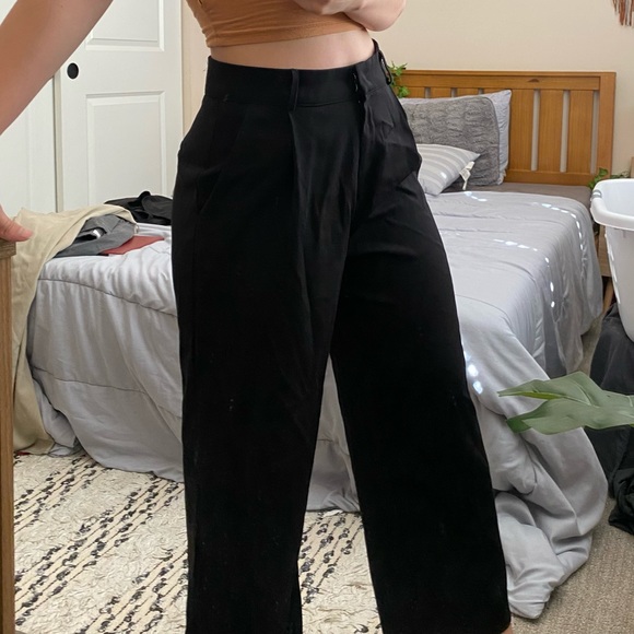 Black highwaisted dress pant - Picture 2 of 3